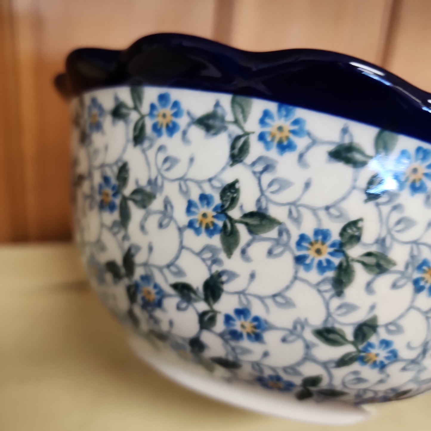 Bowl ~ Scalloped Edge ~ 7" 288-2089X Forget Me Knots