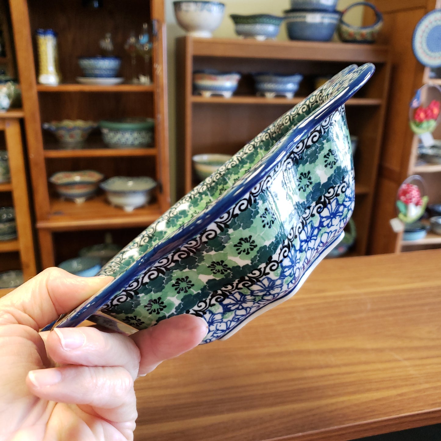 Bowl ~ Petal Edge 796-1479X ~ Kiwi pf0424