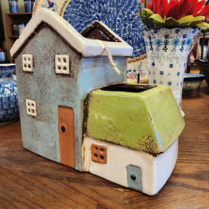 House Planter (not Polish Pottery)