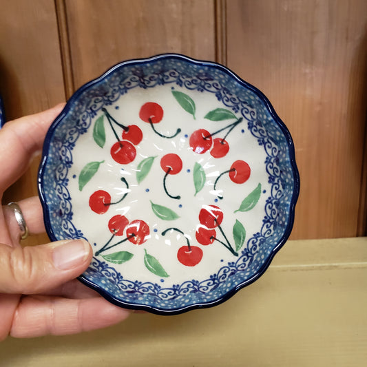 Bowl ~ Scalloped ~ 4.5" 023-2715X  Cherry Pie pf0608