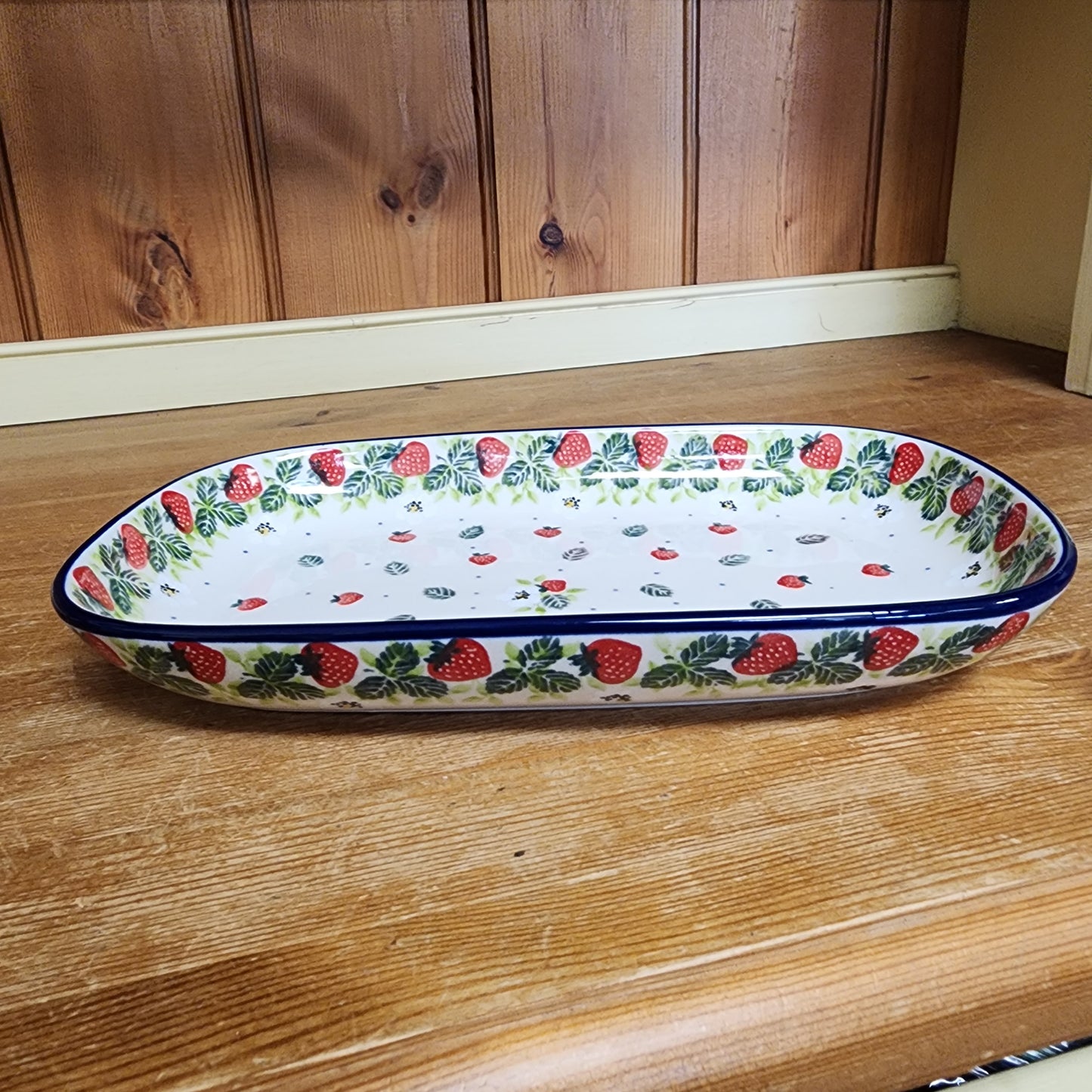 Tray ~ Shallow Rectangular ~ Small 392-2709X  Strawberry Field (10" x 6" x 1.25") pf0608