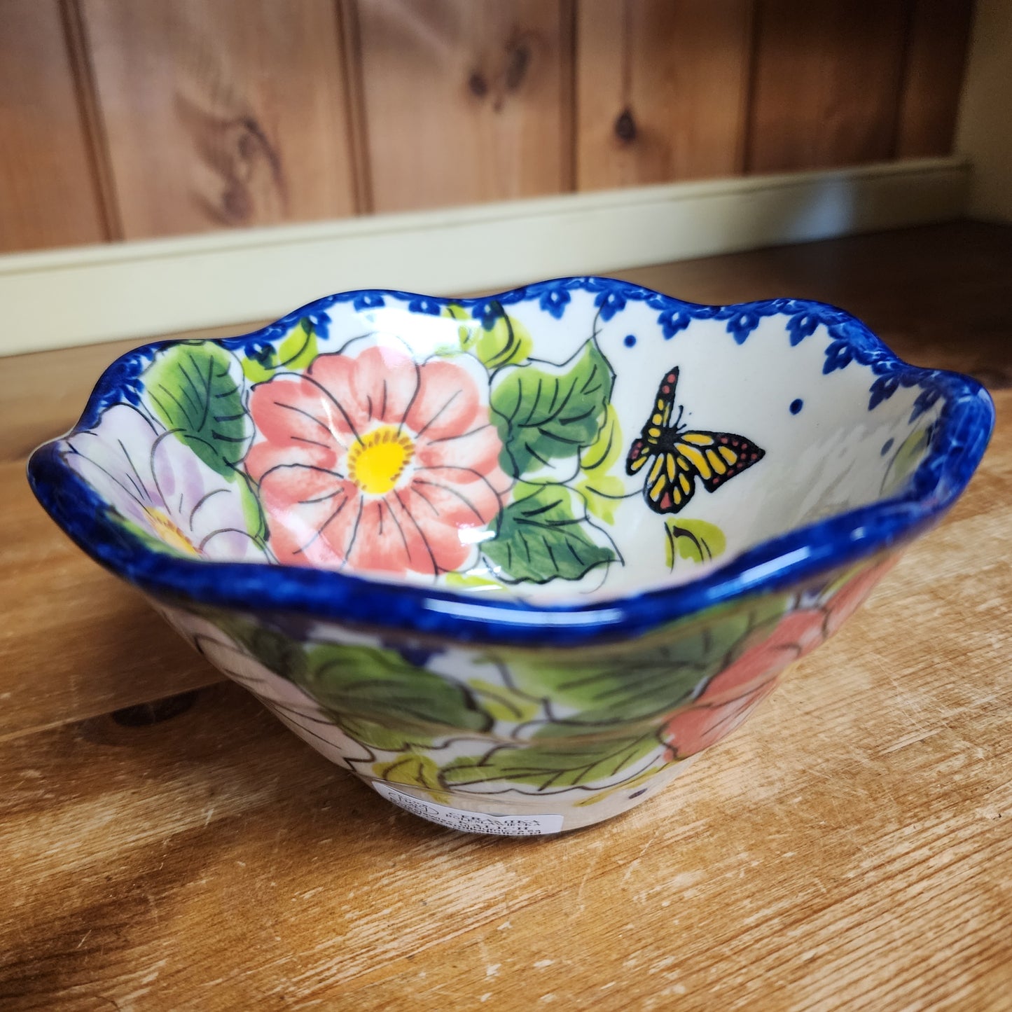 Bowl Wavy Small 6" ART 2 Butterfly