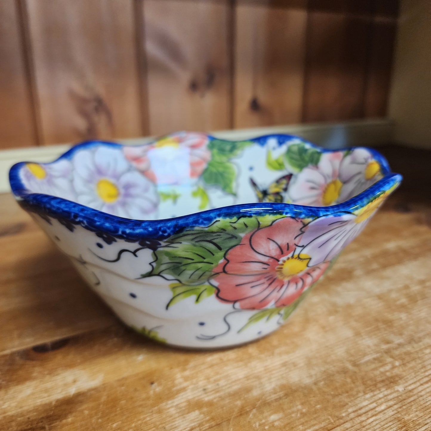 Bowl Wavy Medium 7.5"  ART 2 Butterfly