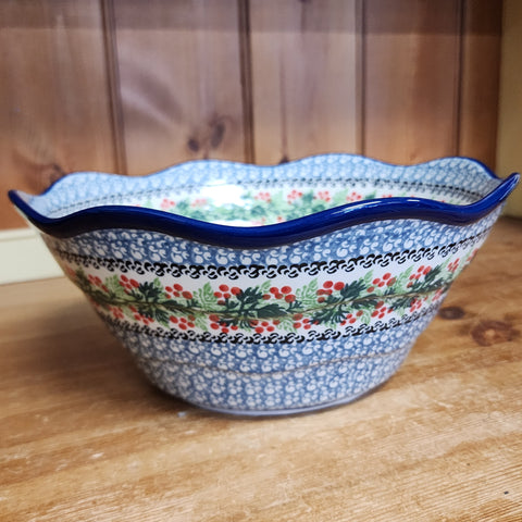 Bowl   Wavy Edge   Medium   10" 1734X ~ Holly Berry  PF1024