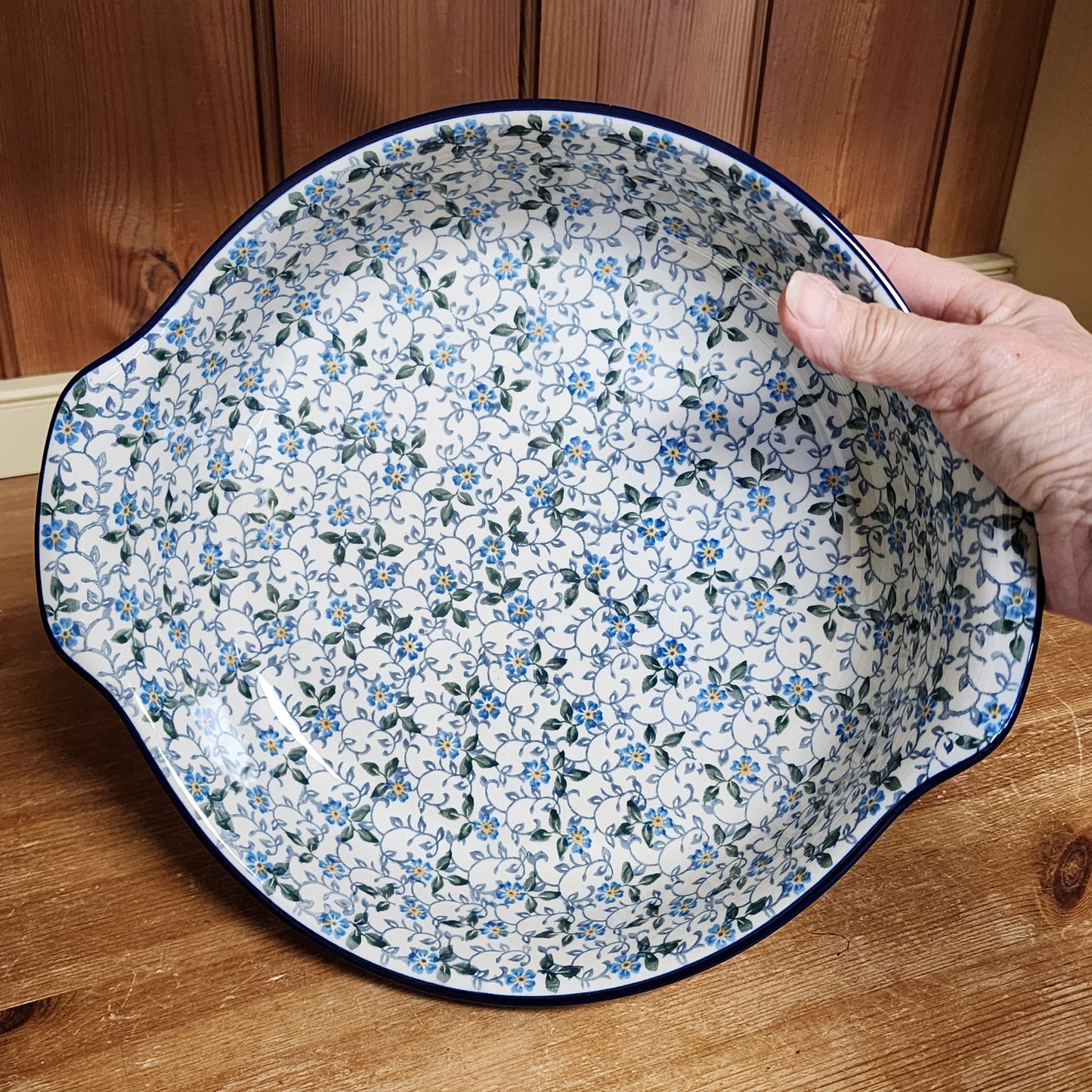 Baker   Round w/handles   10.25"  2089X ~ Forget Me Knots  PF1024