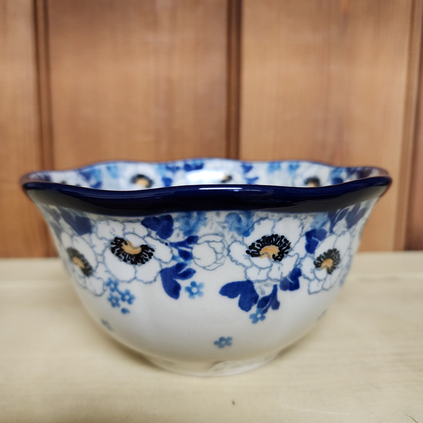 Bowl   Wavy Edge   5.75"  2222X ~ Snow Poppy  PF1024