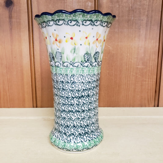 Vase   Fluted   6.75"  2669X ~ Peaches and Cream  PF1024