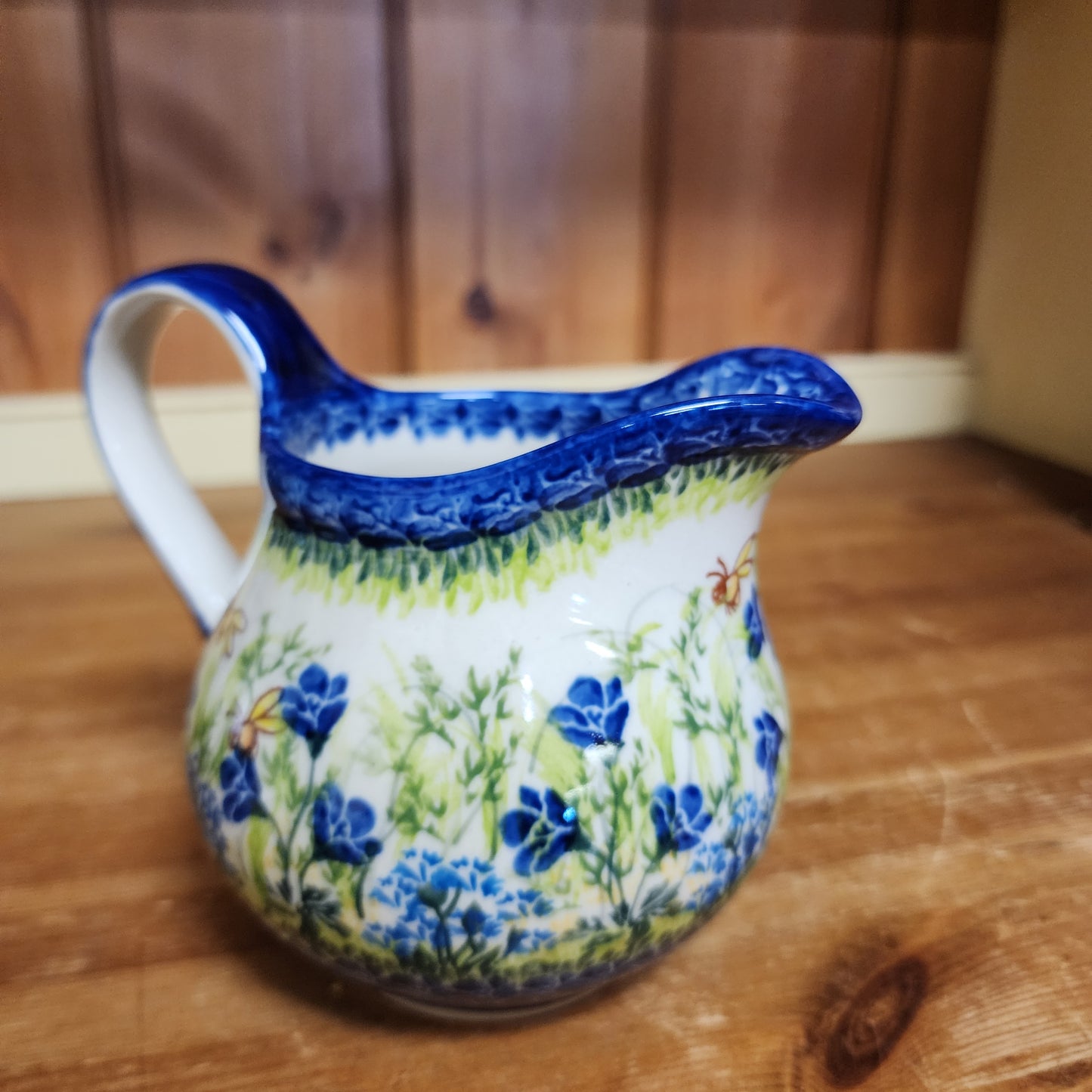 Pitcher Bees Blue ~ 18 oz