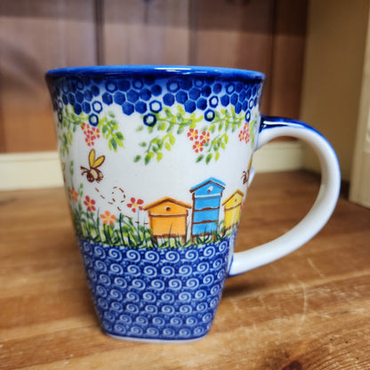 Mug ~ Bee Hive 18 oz