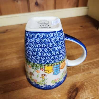 Mug ~ Bee Hive 18 oz