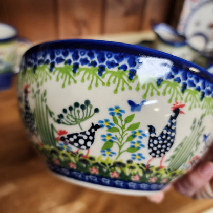 Bowl ~ Black & White hen ~ 6 1/4" / 3 cups