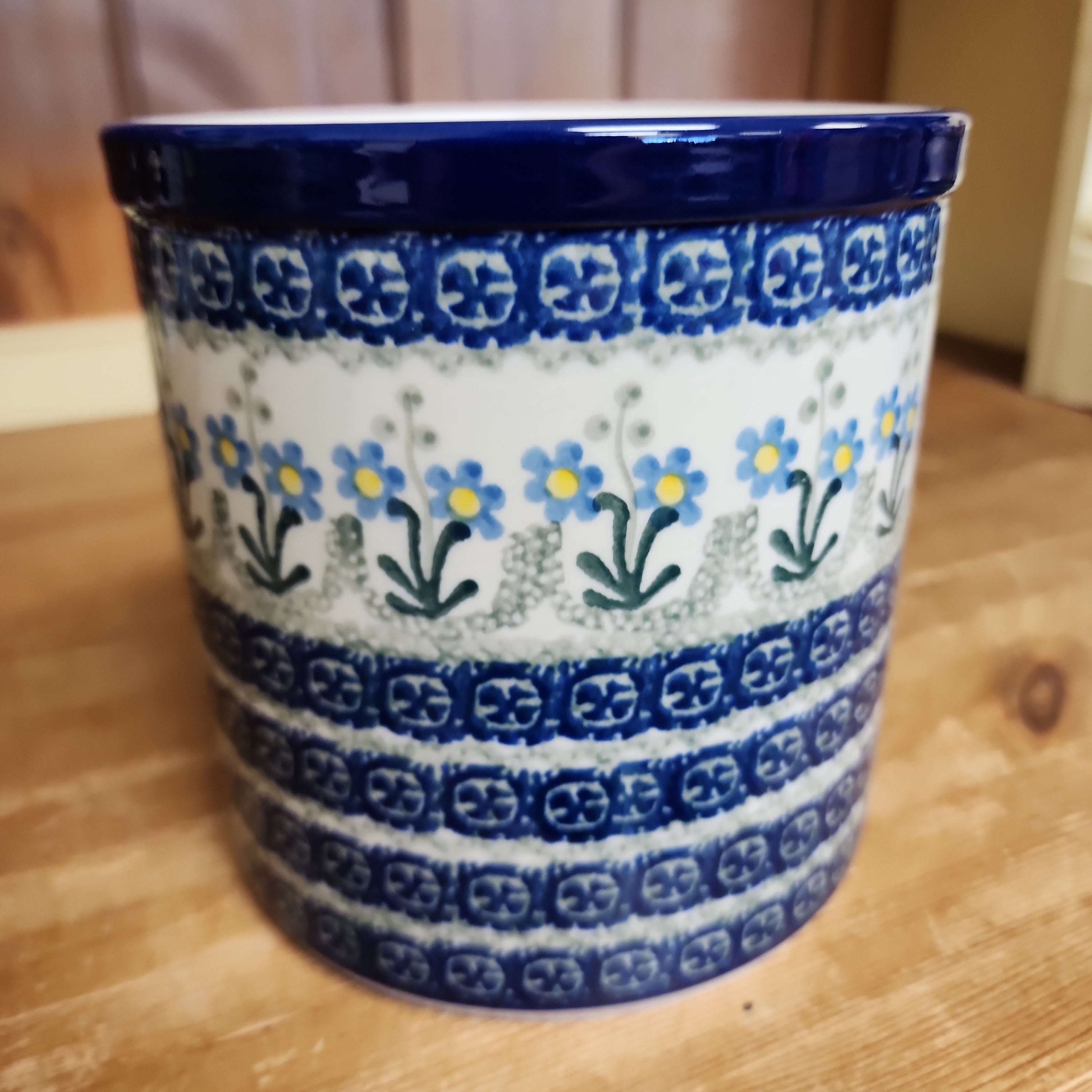 https://www.polishpottery.com/cdn/shop/products/1678993567013_4000x@3x.progressive.jpg?v=1678993576